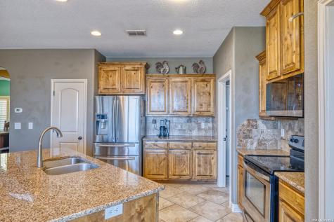 8 Valley View Uvalde TX 78801