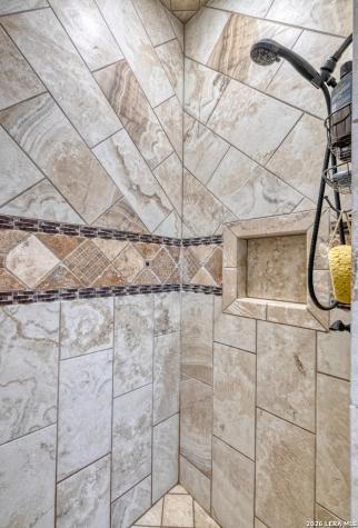 8 Valley View Uvalde TX 78801
