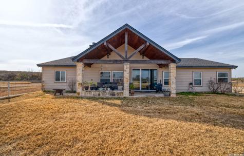 8 Valley View Uvalde TX 78801