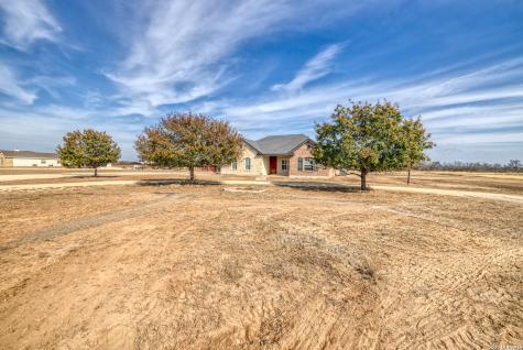8 Valley View Uvalde TX 78801