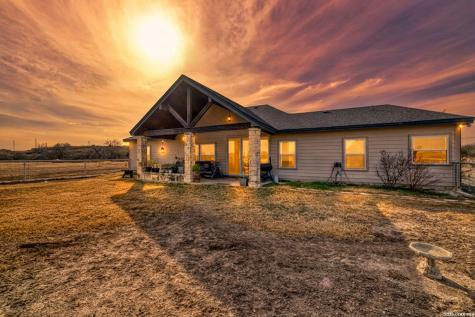 8 Valley View Uvalde TX 78801