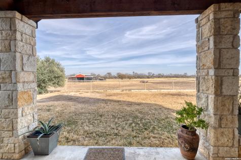 8 Valley View Uvalde TX 78801