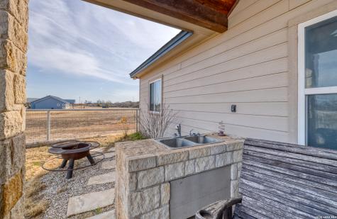 8 Valley View Uvalde TX 78801