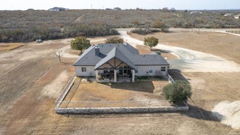 8 Valley View Uvalde TX 78801