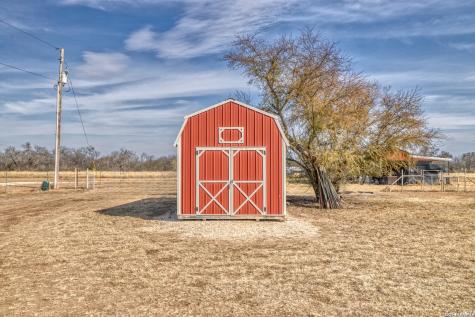 8 Valley View Uvalde TX 78801