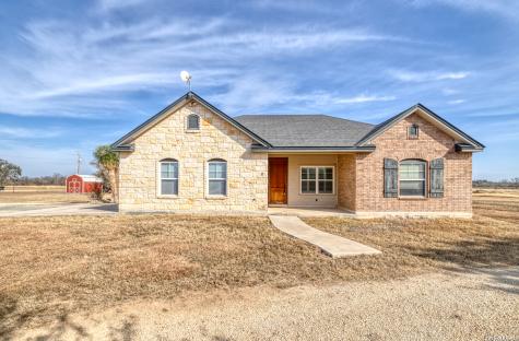 8 Valley View Uvalde TX 78801