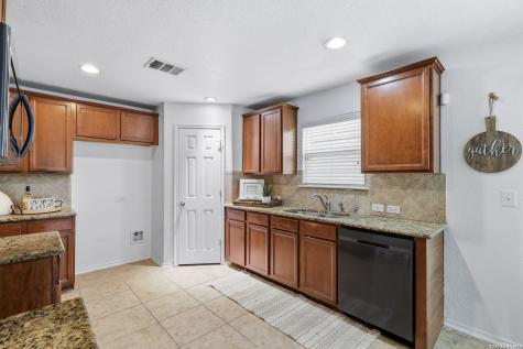 5918 Pearl Pass San Antonio TX 78222