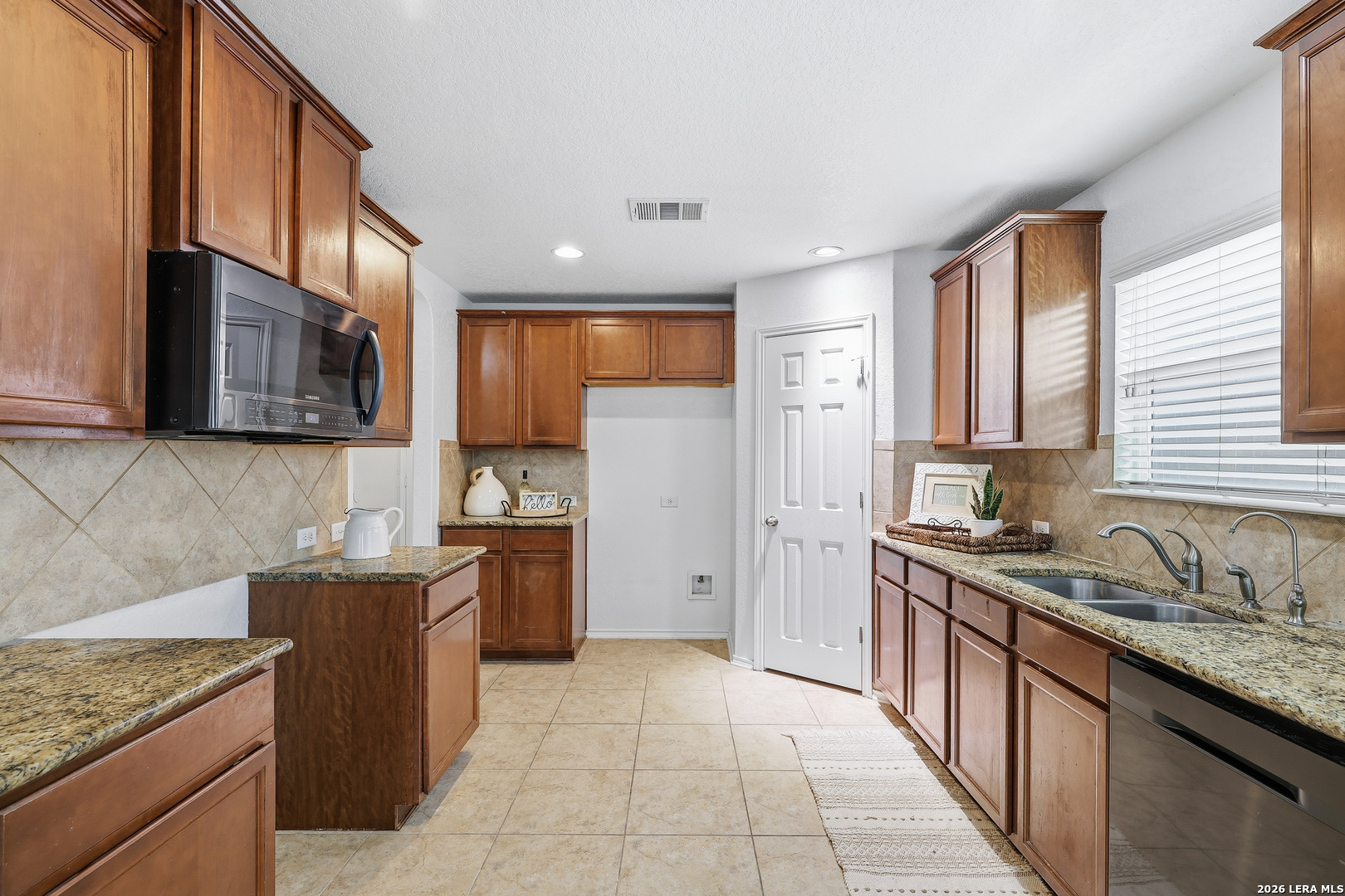 5918 Pearl Pass San Antonio TX 78222