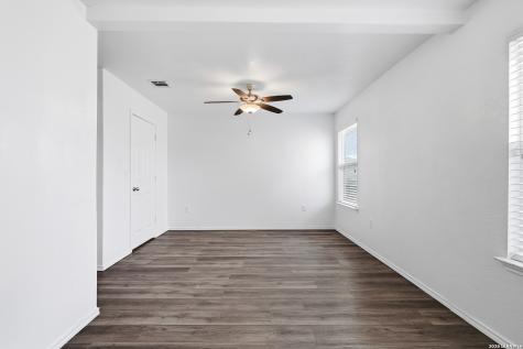 5918 Pearl Pass San Antonio TX 78222