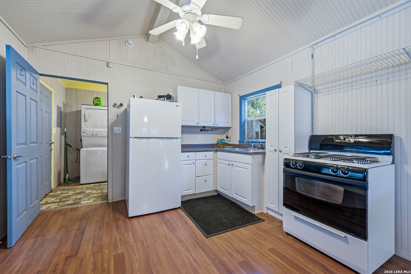 504 Arbor View Adkins TX 78101