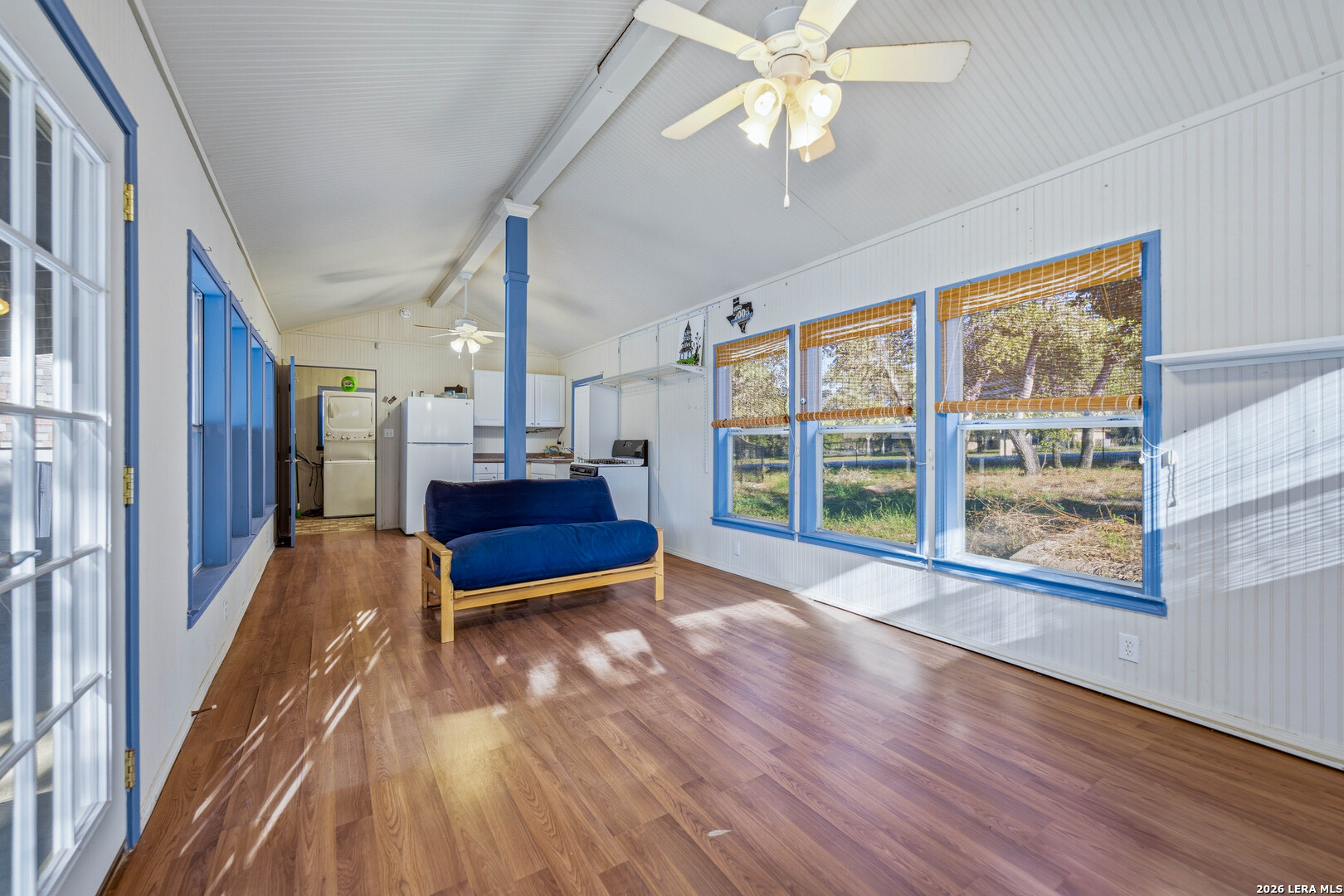 504 Arbor View Adkins TX 78101