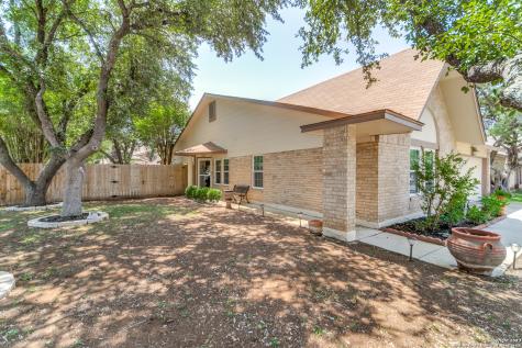 10446 Country Bluff San Antonio TX 78240