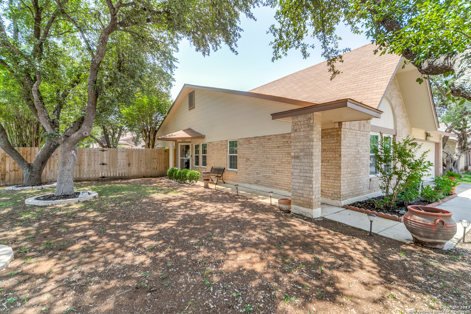 10446 Country Bluff San Antonio TX 78240