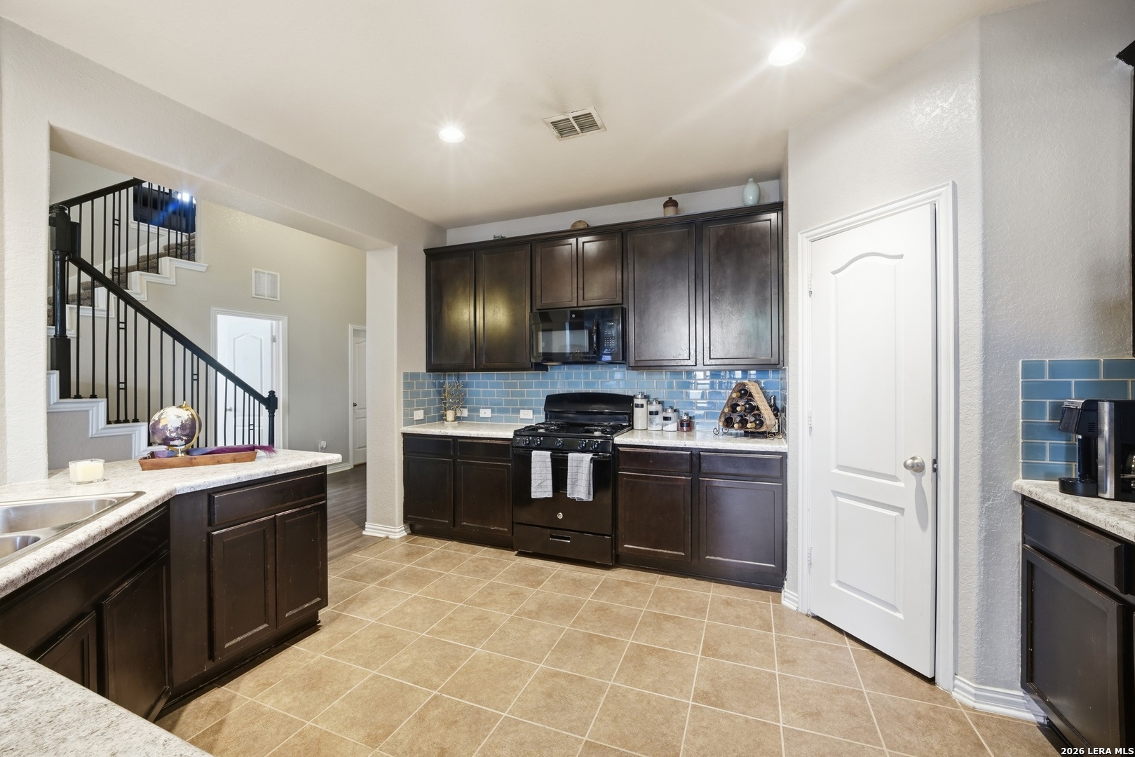 8818 Falcon Park Converse TX 78109