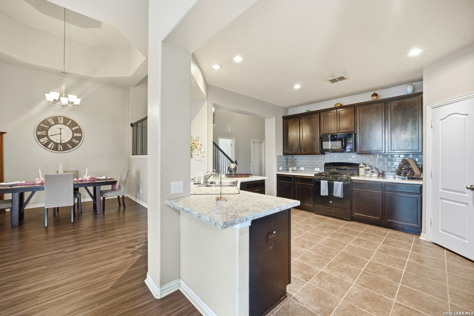 8818 Falcon Park Converse TX 78109