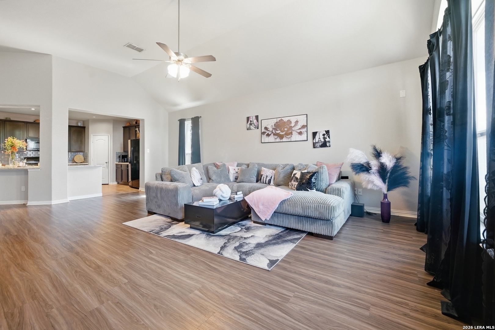 8818 Falcon Park Converse TX 78109