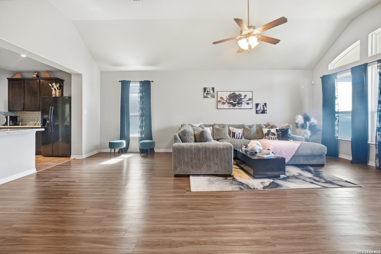 8818 Falcon Park Converse TX 78109