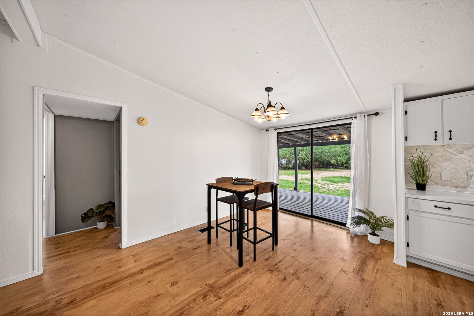 147 County Road 6841 Lytle TX 78052
