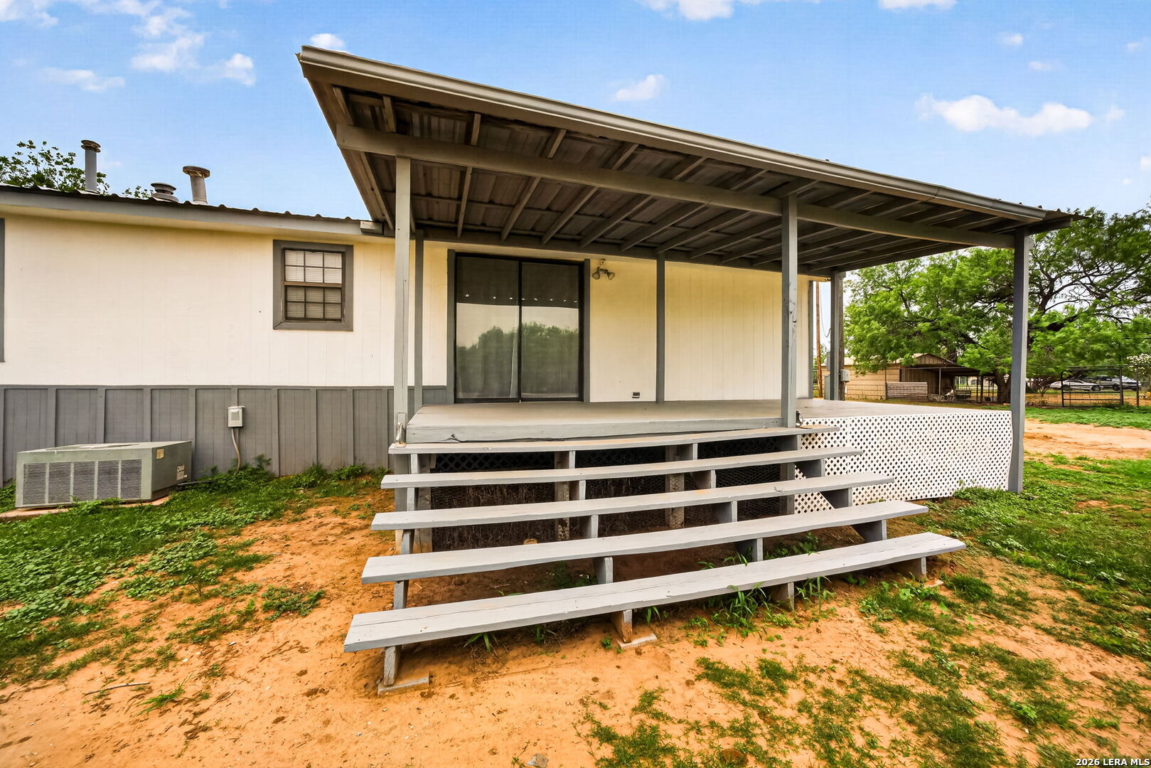 147 County Road 6841 Lytle TX 78052