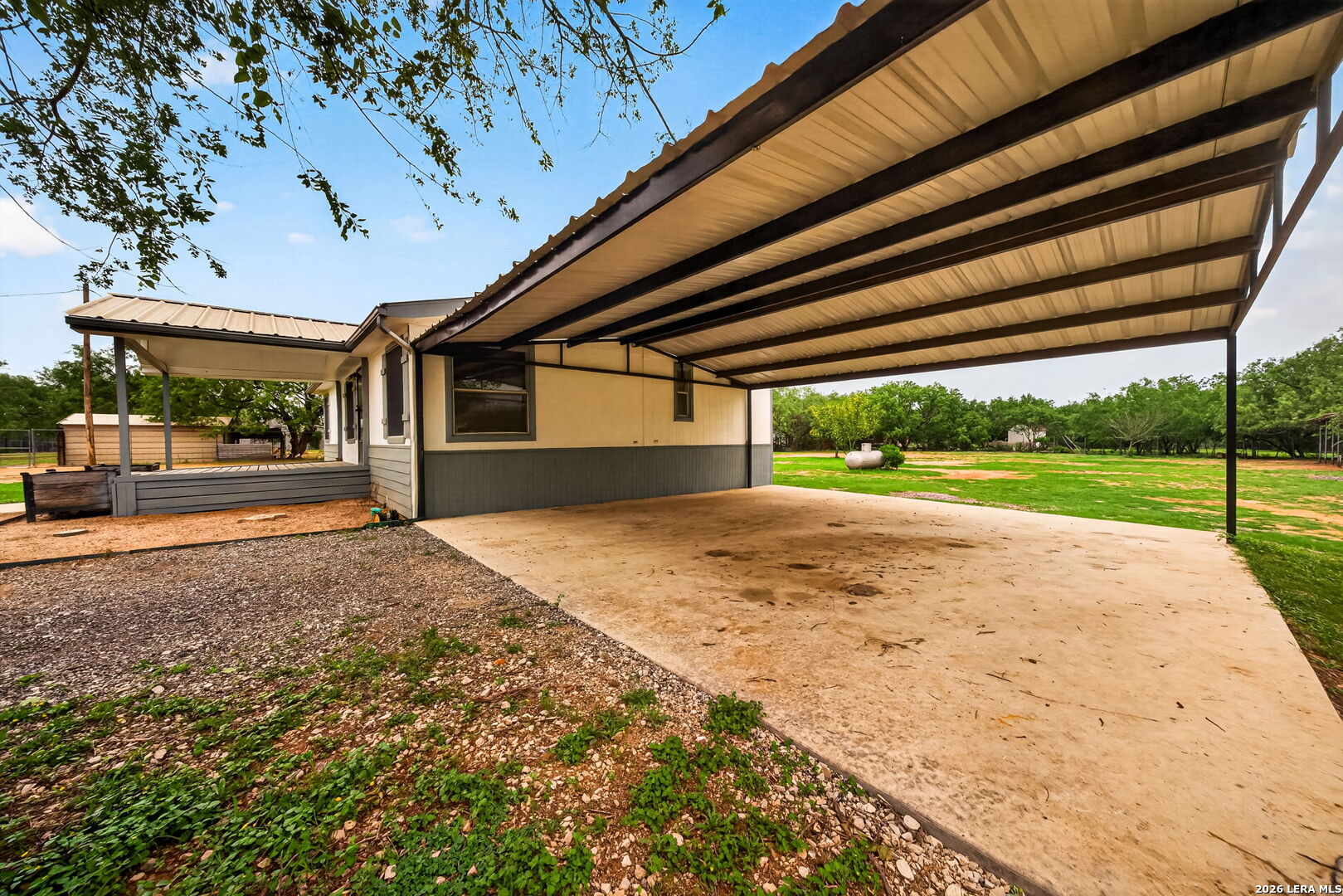 147 County Road 6841 Lytle TX 78052