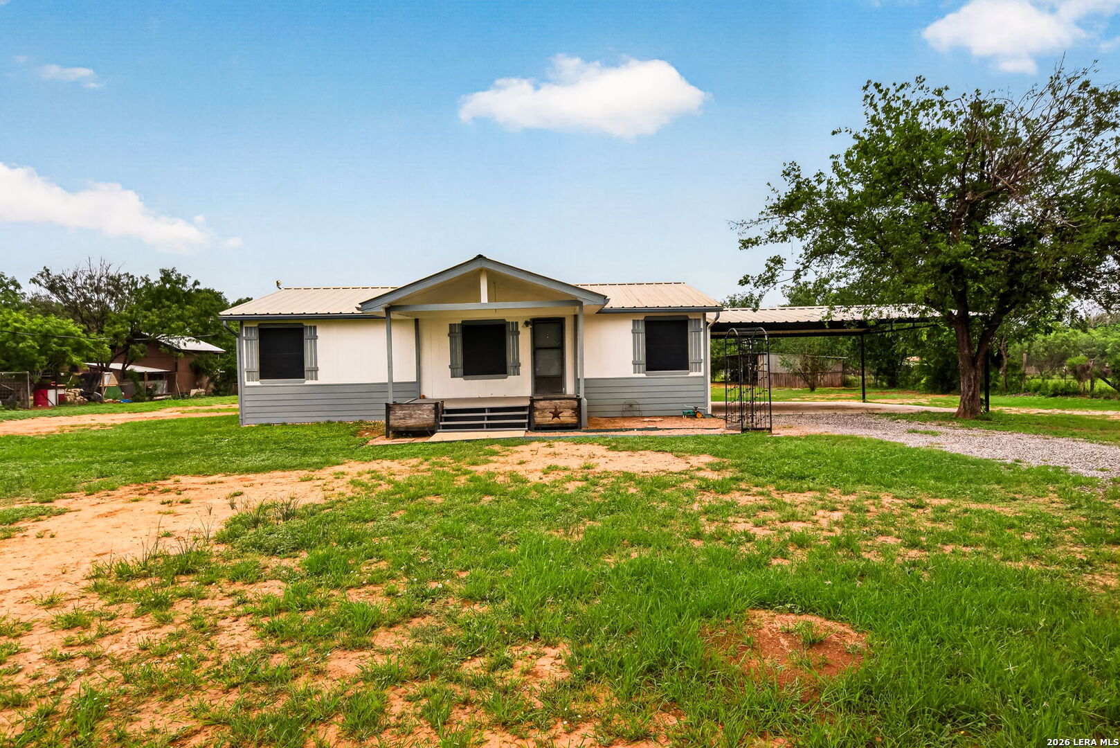 147 County Road 6841 Lytle TX 78052