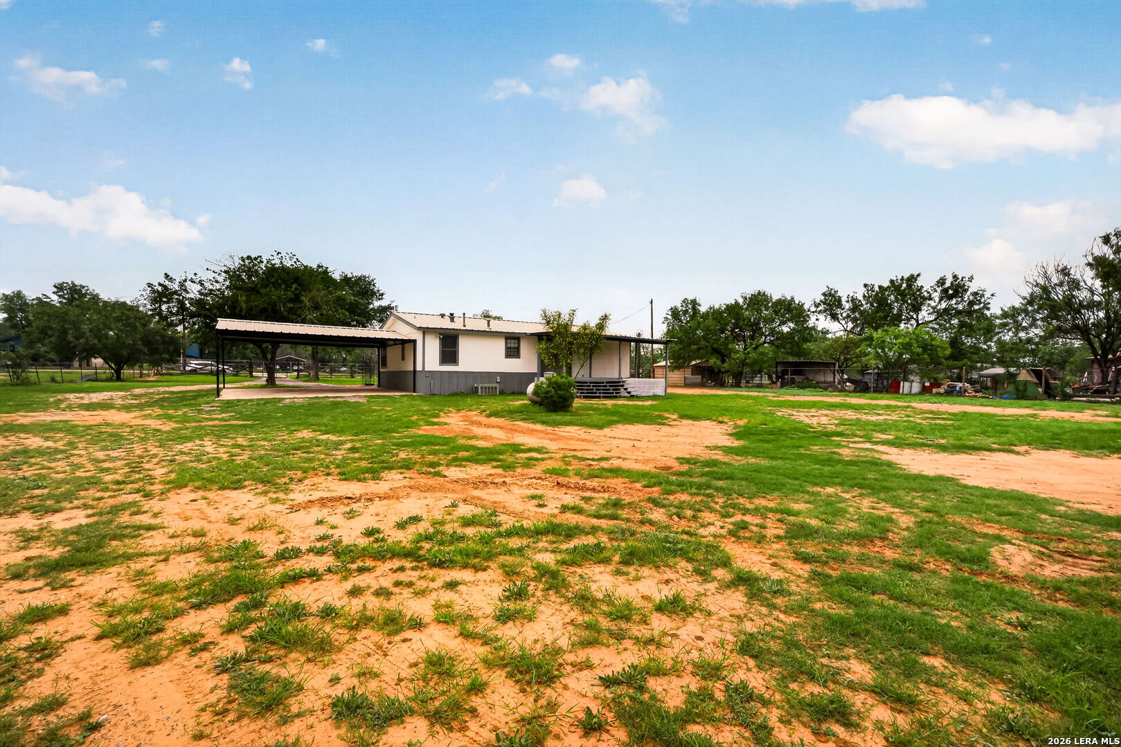 147 County Road 6841 Lytle TX 78052
