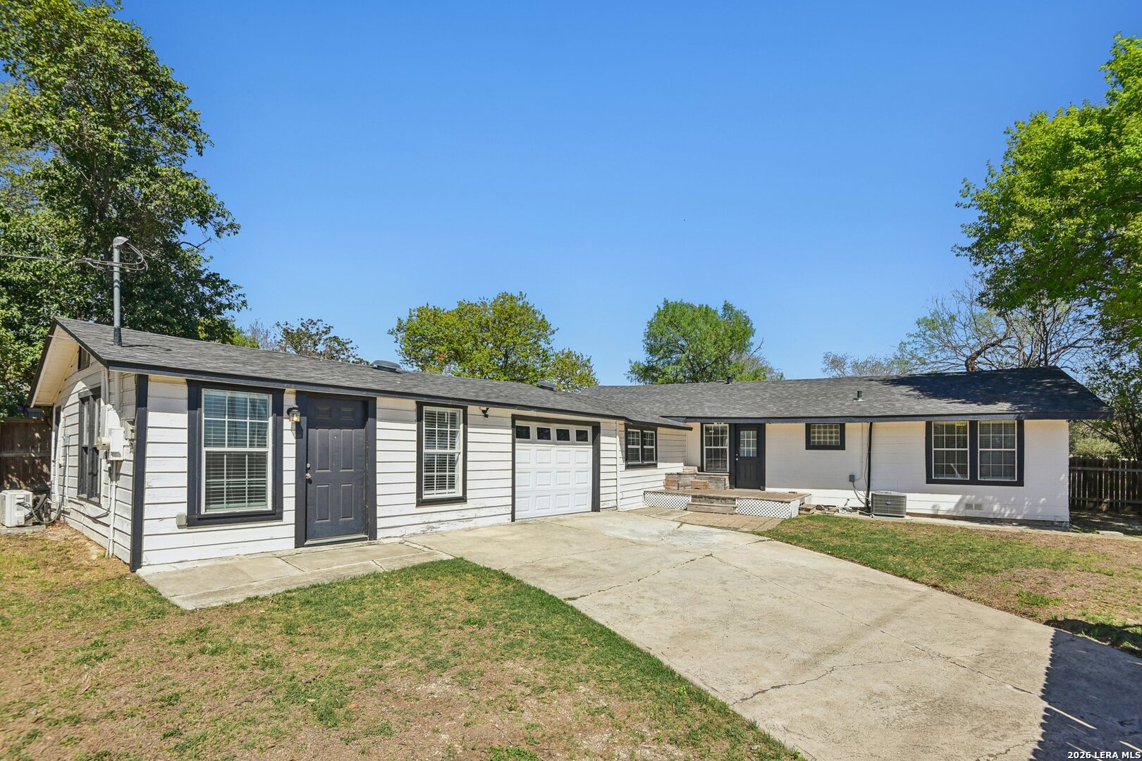 1080 Ivy Terrell Hills TX 78209