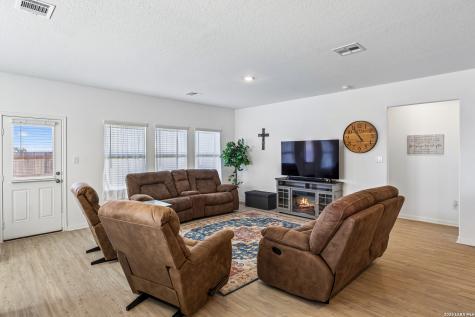 5801 Musquiz Ridge Seguin TX 78155