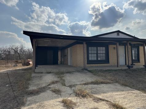 426 Carrizo Hill Carrizo Springs TX 78834