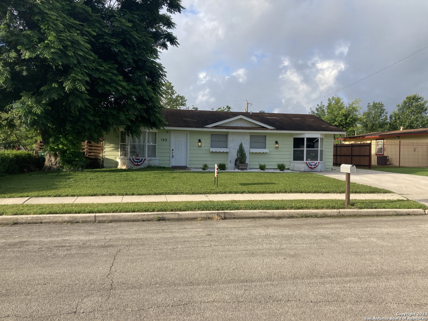 122 Meadow Park Street San Antonio TX 78227