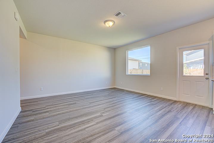 5935 Cinnabar Corner San Antonio TX 78222