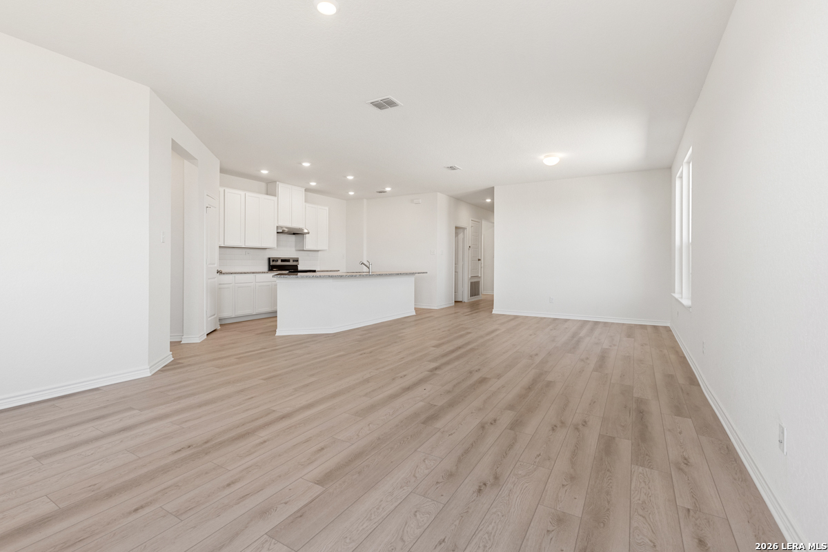 5122 Briscoe Bluff Converse TX 78109