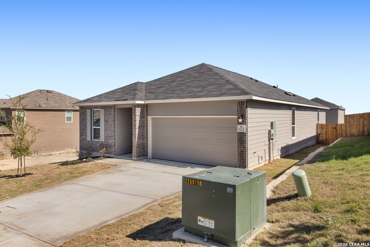 5122 Briscoe Bluff Converse TX 78109