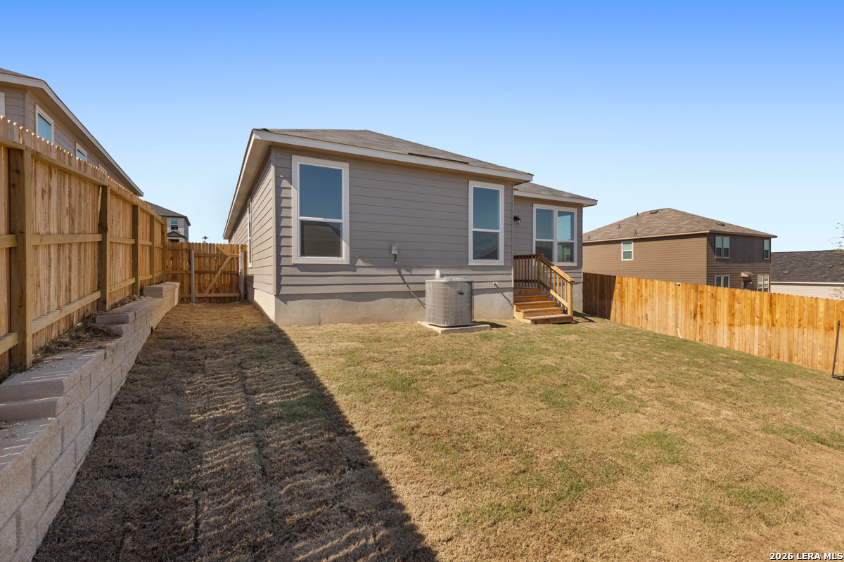 5122 Briscoe Bluff Converse TX 78109