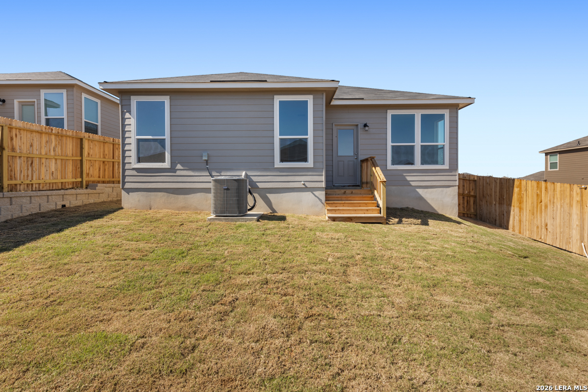 5122 Briscoe Bluff Converse TX 78109
