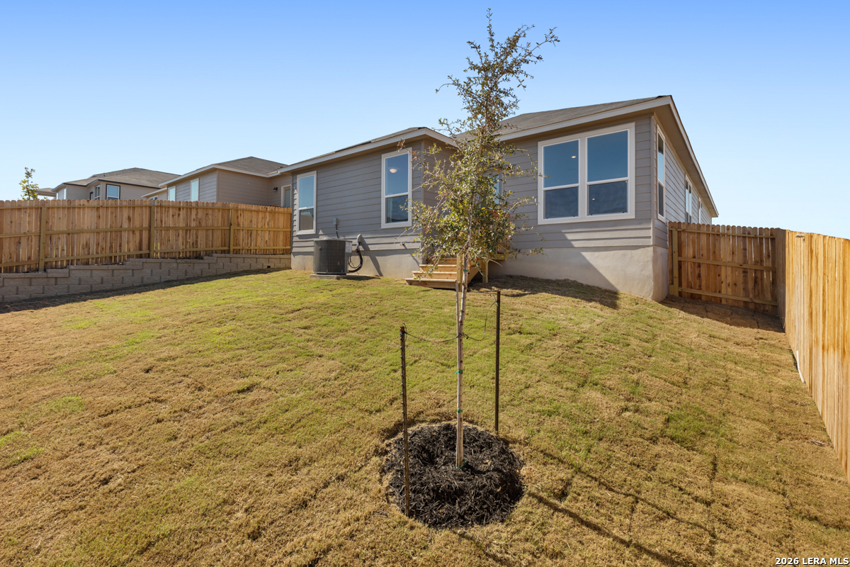 5122 Briscoe Bluff Converse TX 78109