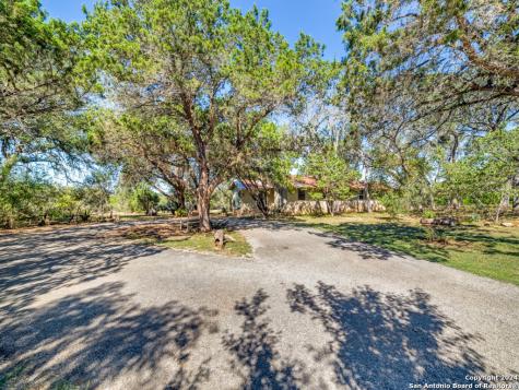 417 Vista Grande Pipe Creek TX 78063