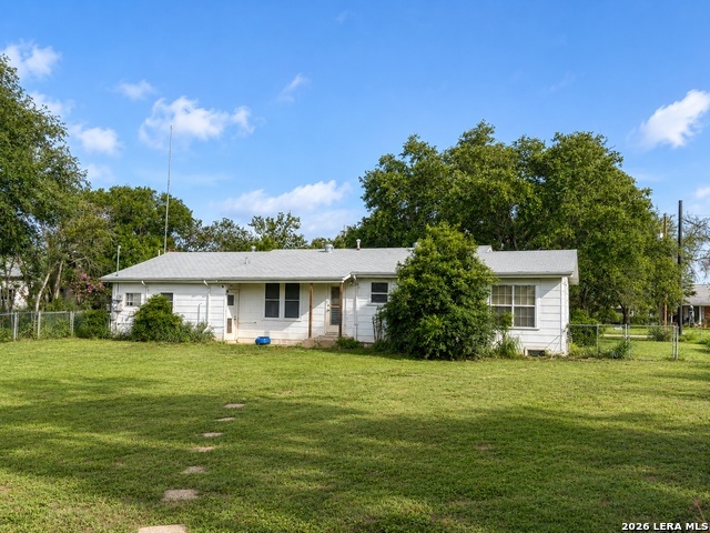 1106 Palm Jourdanton TX 78026