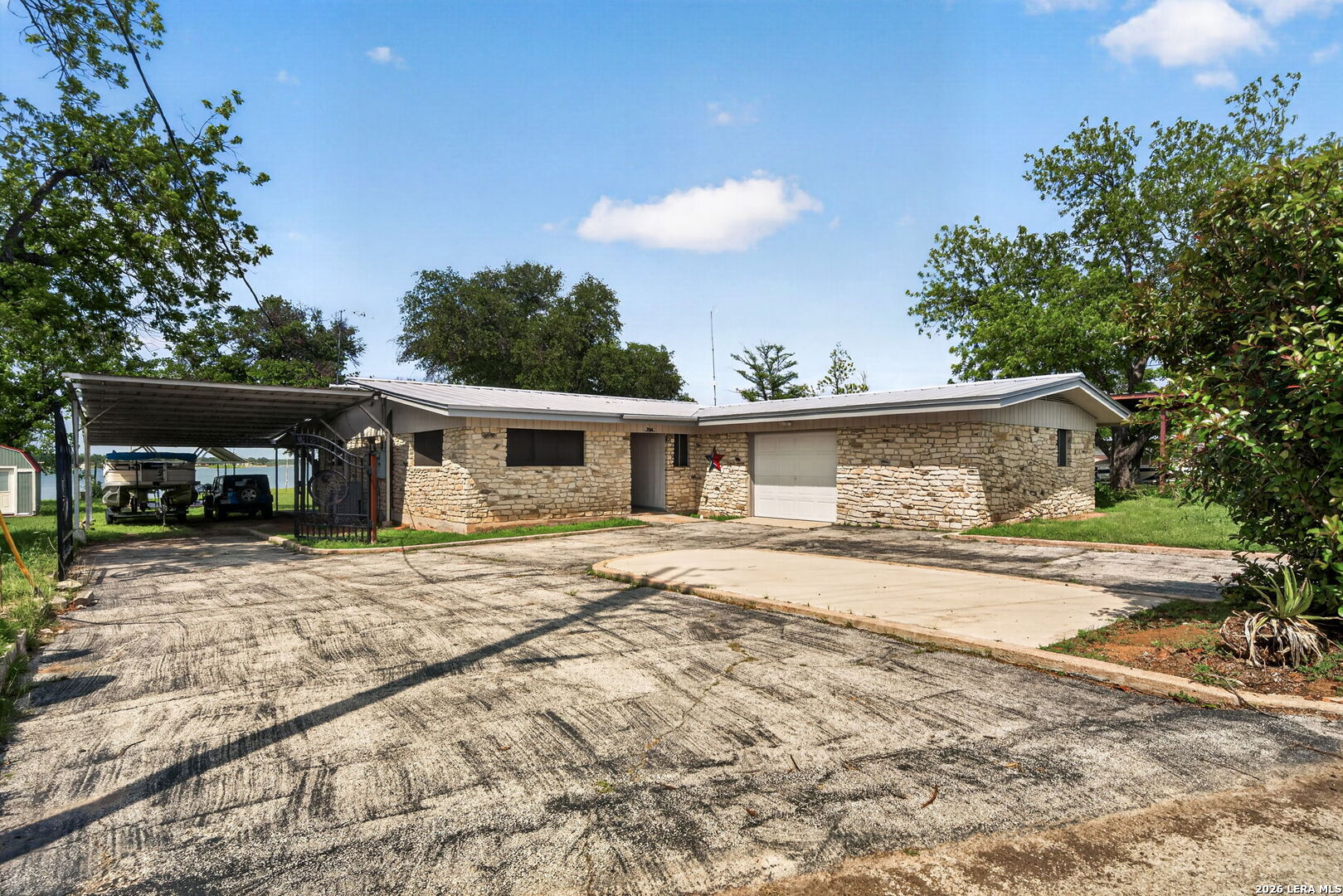 704 Golden Beach Drive Buchanan Dam TX 78609