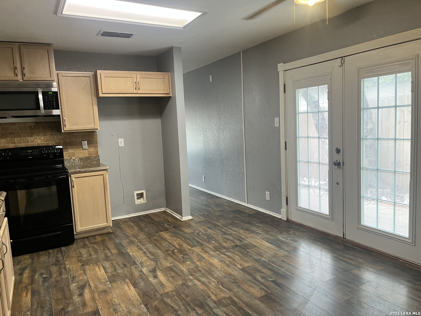 16131 Ike Lane Selma TX 78154