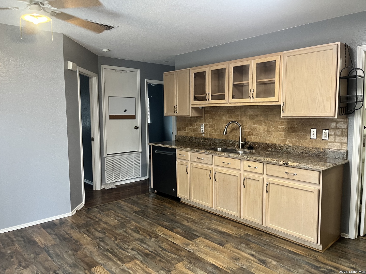 16131 Ike Lane Selma TX 78154
