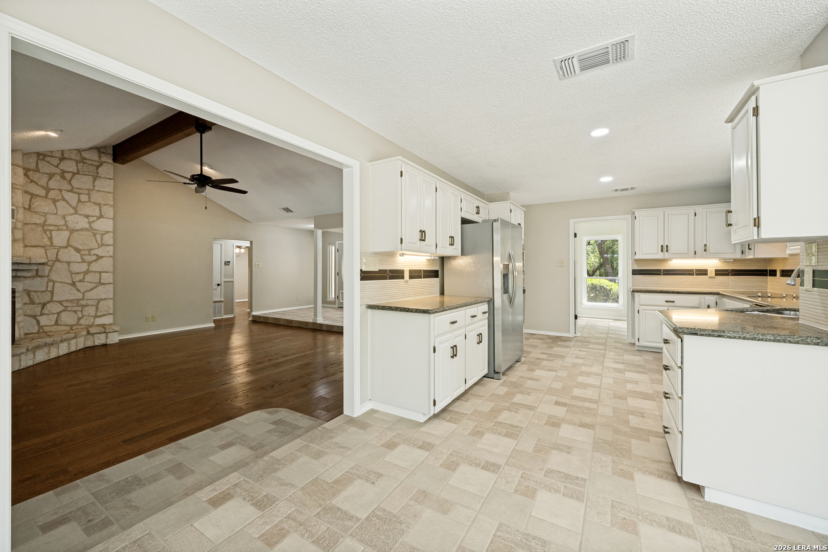 111 E Oak Estates Drive San Antonio TX 78260