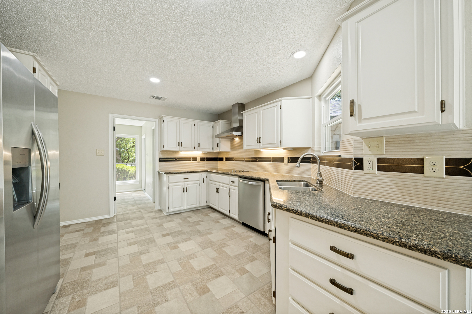 111 E Oak Estates Drive San Antonio TX 78260