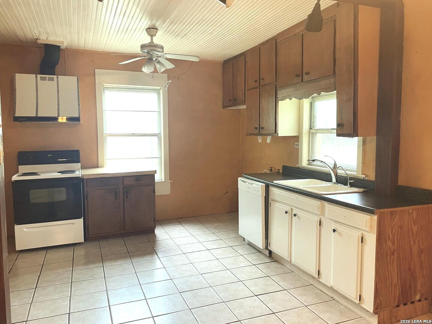 607 Hackberry Street Bandera TX 78003