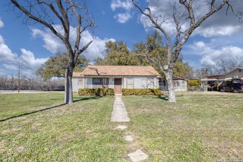 316 W Oppenheimer Street Uvalde TX 78801