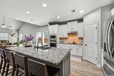 1382 Shadow Rock New Braunfels TX 78130