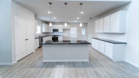 6421 Scooby Acres San Antonio TX 78253