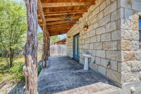 3598 Ranch Road 1120 Rio Frio TX 78879
