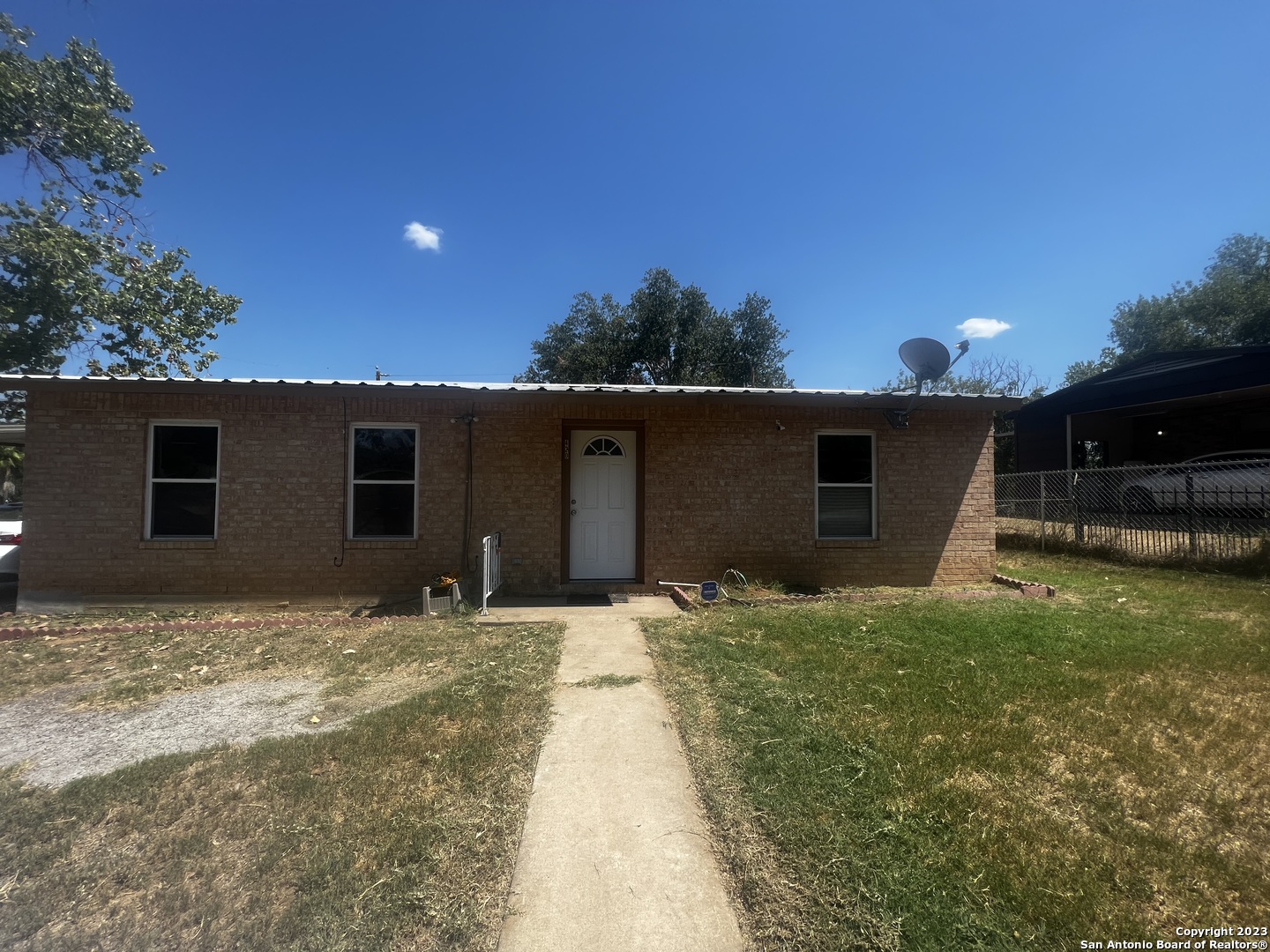 420 N Mansfield Street Pleasanton TX 78064