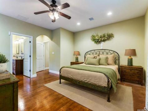 11154 Moorway Helotes TX 78023